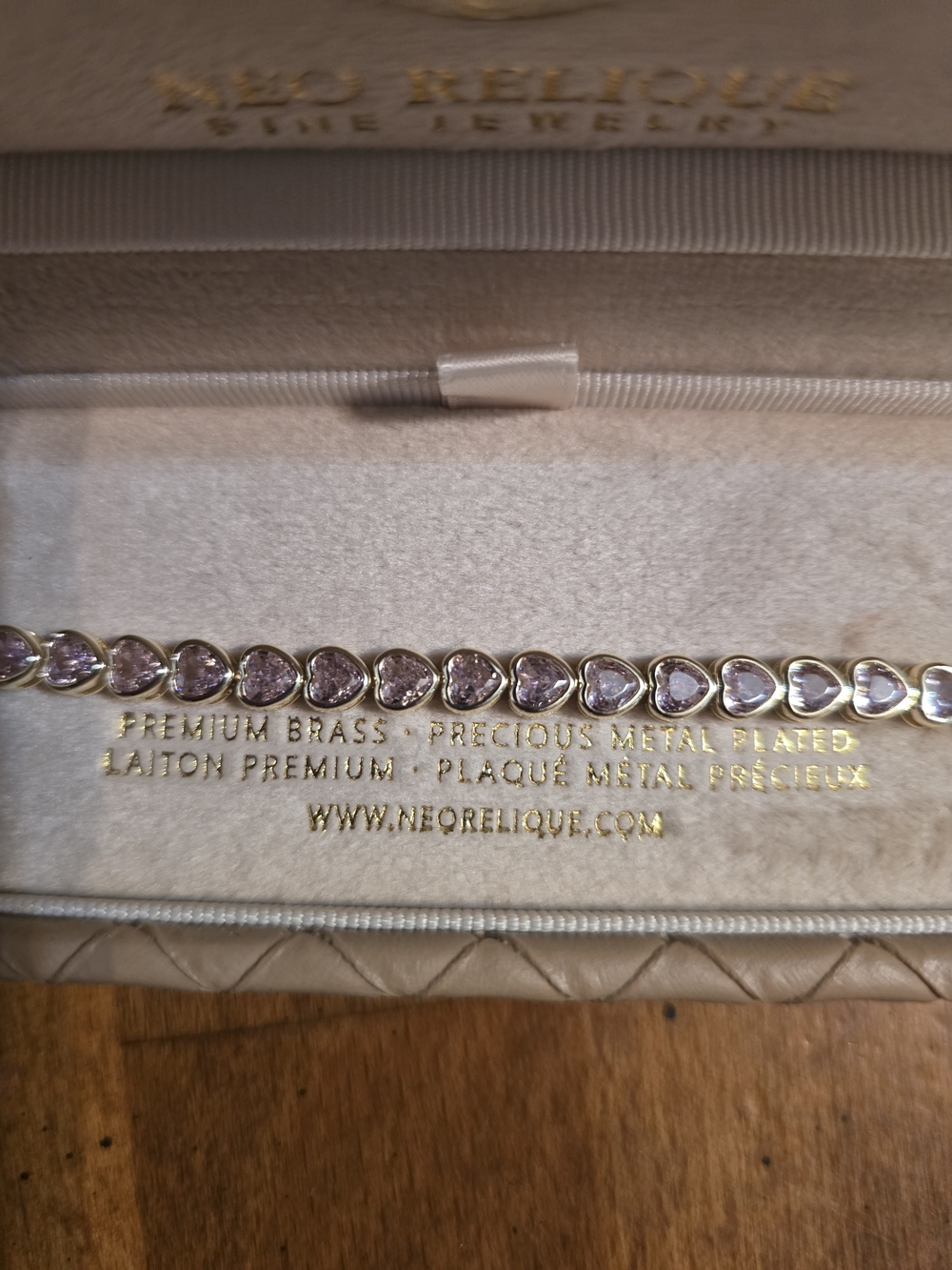 Bracelet with Pink Heart Stones in Gold Tone - NEO RELIQUE